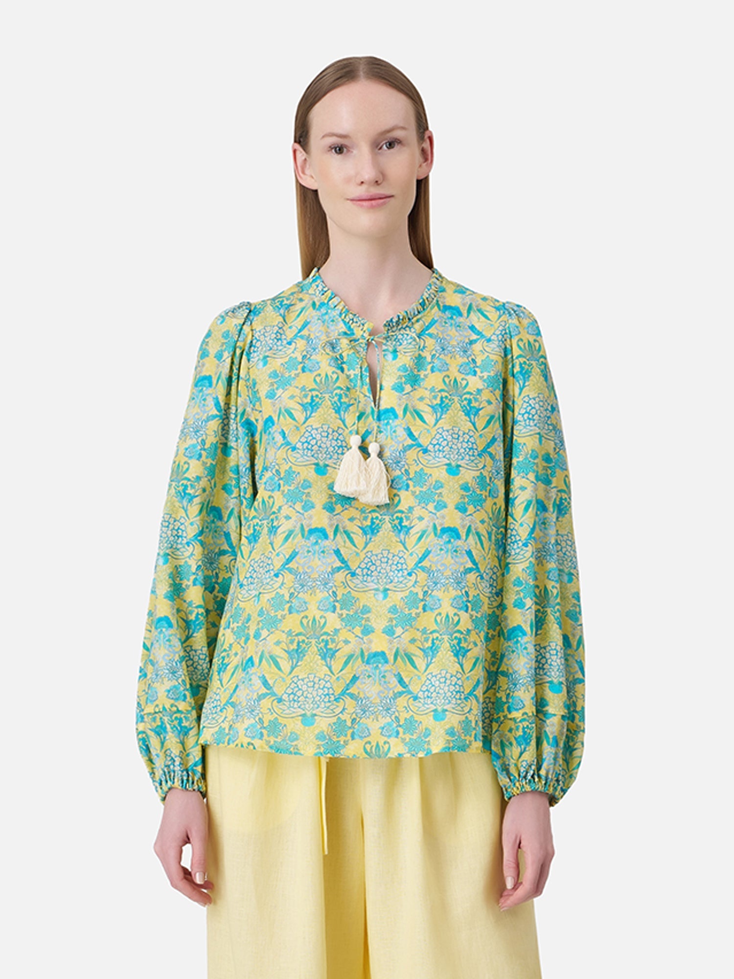 Kanthamat Loose Ruffle Neck Top